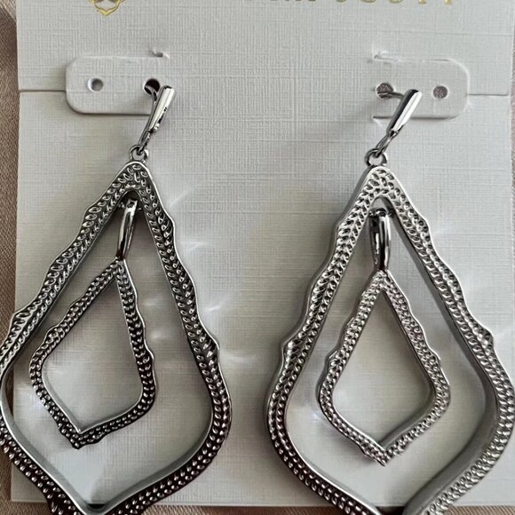 Kendra Scott Stud Earrings - Picture 3 of 6